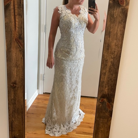 Light Blue Lace Dress - Picture 4 of 7